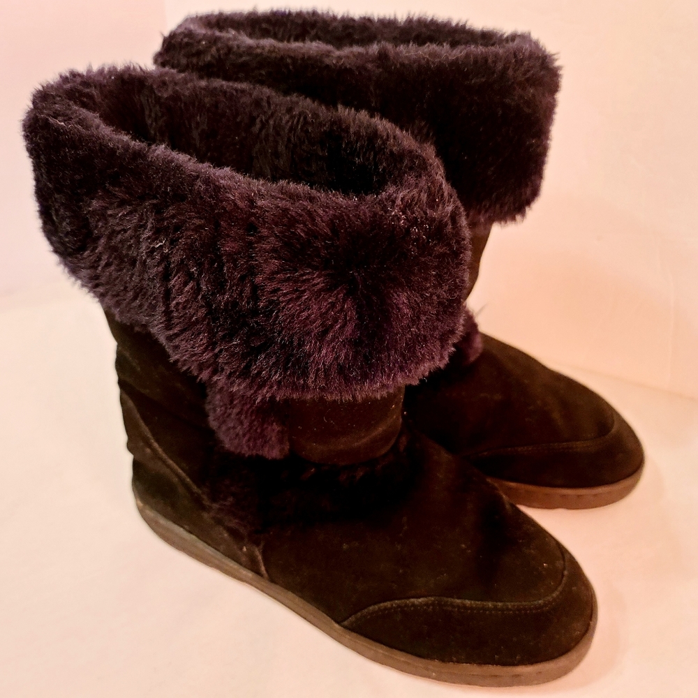 Style and Co black fur cuffed ugg types boots